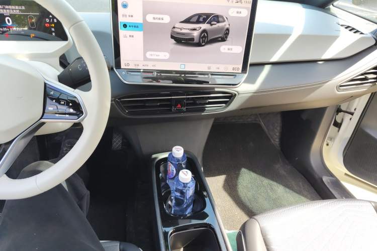 Used Volkswagen ID.3 2025 Smart Model Outstanding Oxygen Edition
