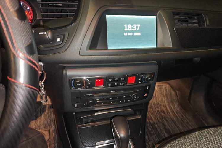 Used Citroen C5 2014 1.6T Automatic Luxury Model Audio And AC Panel