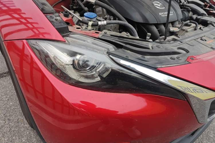 Used Mazda CX-4 2018 2.0L Automatic Two-Wheel Drive Blue Sky Dynamic Version China V Standard Right Front Headlight