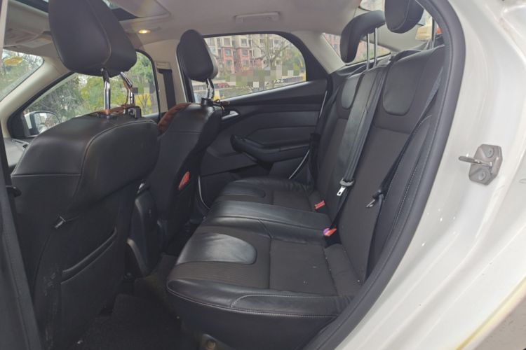 Used Ford Focus 2012 Sedan 1.6L Automatic Fashion Edition