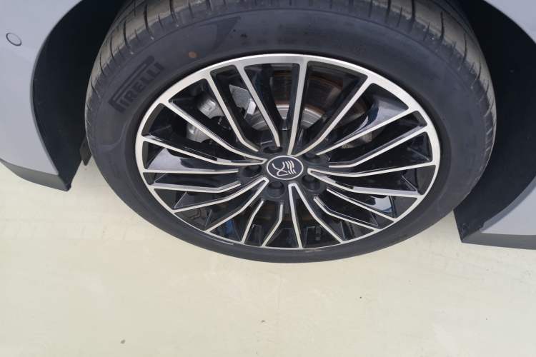 Used BYD Han 2025 DM-i 125KM LiDAR-Powered Intelligent Driving Model Exterior 4