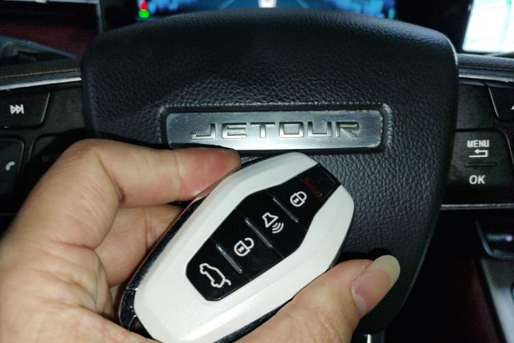 Used JETOUR X70 PLUS 2023 1.5T DCT Brave PLUS 5-Seater
