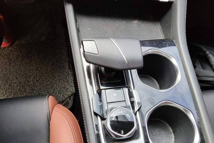 Used CHANGAN Eado 2022 PLUS Blue Whale NE 1.4T GDI DCT Prestige Edition Gear Lever