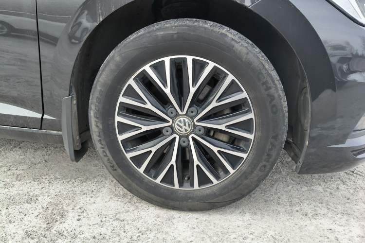 Used Volkswagen Sagitar 2020 280TSI DSG Comfort Version China VI Standard Right Front Wheel Hub