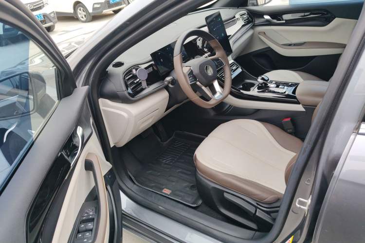 Used BYD Qin PLUS 2024 HONOR Edition DM-i 55KM Leading Model Driver Seat