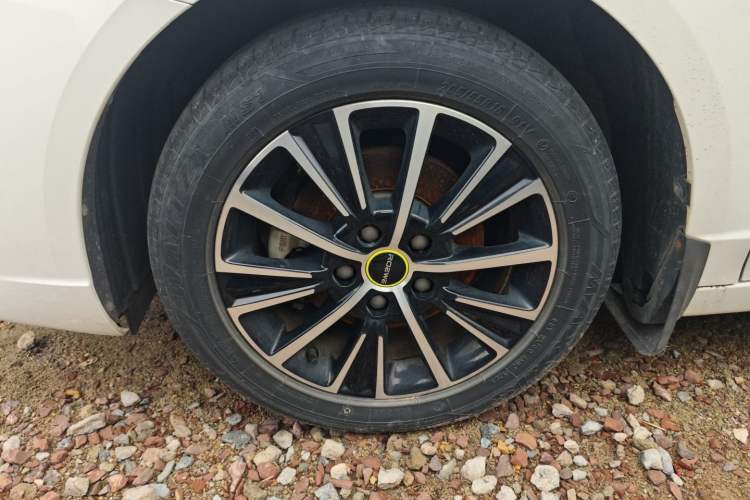 Used Roewe i5 2021 1.5L Manual Platinum Edition Left Front Wheel Hub