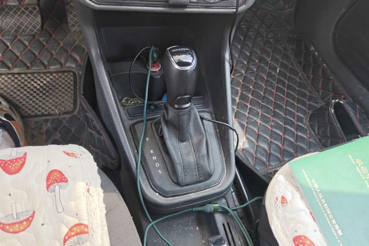 Used Skoda Rapid Spaceback 2020 1.5L Automatic Standard Edition Gear Lever