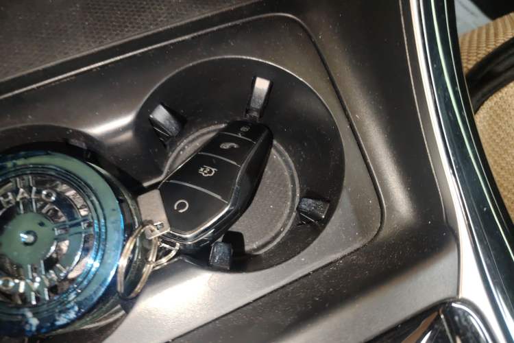 Used BYD Qin PLUS 2024 Honor Edition EV 420KM Leading Model
