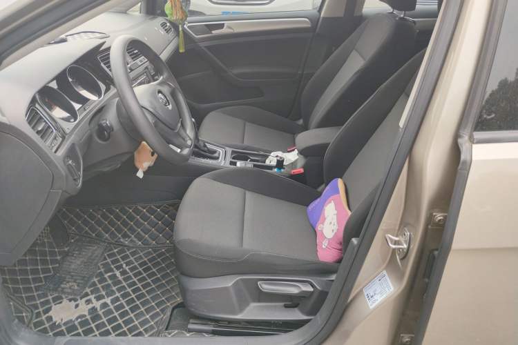 Used Volkswagen Golf 2018 1.6L Automatic Fashion Model