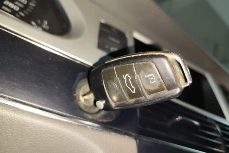 Used Audi A6L 2010 2.4L Comfort Edition
