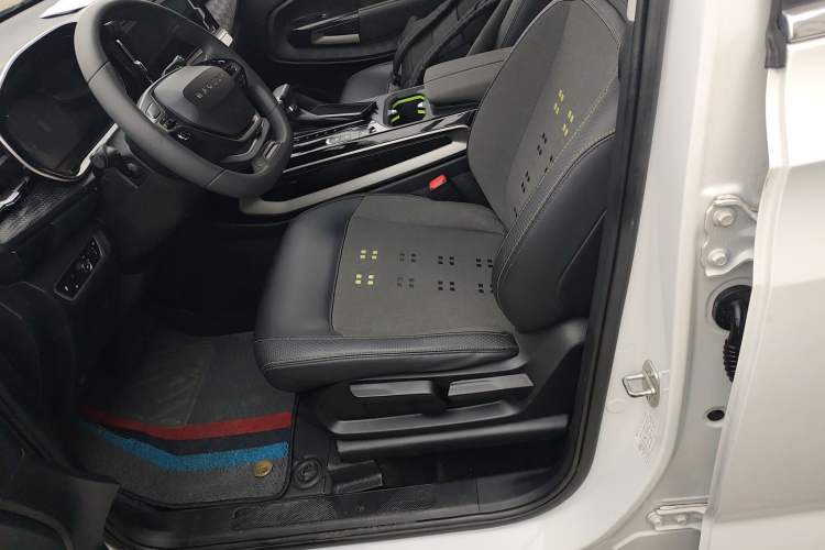 Used Baojun RM-5 2019 1.5T CVT Elite Version with 24-Hour Online Service 6 Seats