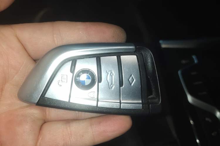 Used BMW 5 Series 2018 Revised Version 530Li Leading Edition Luxury Package Vehicle Key