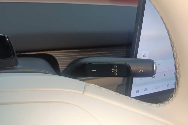 Used ONVO L60 2024 60 kWh Rear-Drive Version Gear Lever