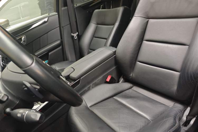 Used Mercedes-Benz E-Class 2010 E 300 L Fashion Model