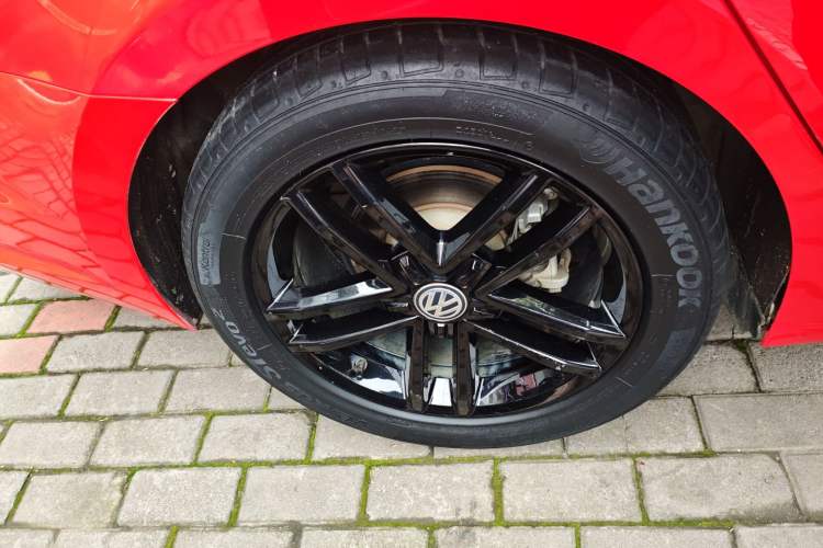 Used Volkswagen Lamando 2021 Revised Version 280TSI DSG Comfort Edition Right Rear Wheel Hub