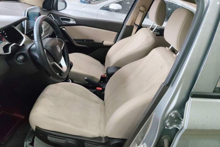 Used Baojun 310W 2017 1.5L Manual Comfort Version China VI Emission Standard