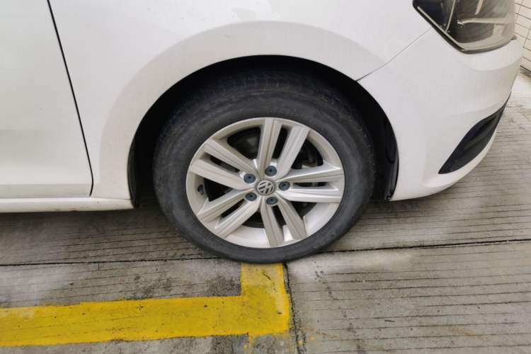 Used Volkswagen Santana 2017 Haval H6 1.6L Automatic Fashion Edition Right Front Wheel Hub