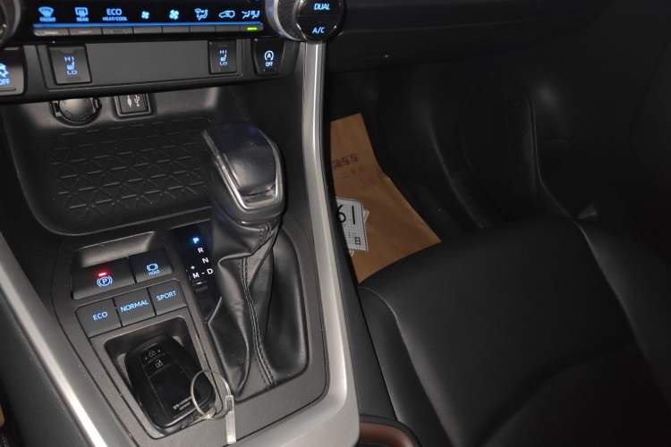 Used Toyota RAV4 2021 2.0L CVT Two-Wheel Drive Fashion PLUS Edition