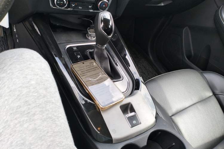 Used Dongfeng Fengon S560 2018 1.8L CVT Elite Model 7 Seats