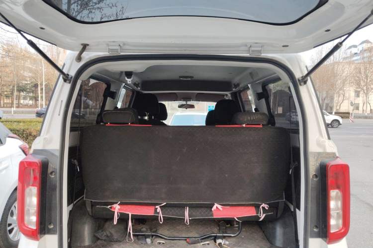 Used Dongfeng Fengon 380 2022 1.5L Standard Edition 7-Seater Passenger Vehicle