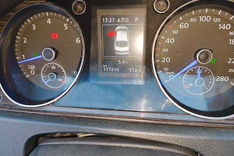 Used Volkswagen FAW-Volkswagen CC 2011 2.0 TSI Ultimate Edition Odometer Close Up