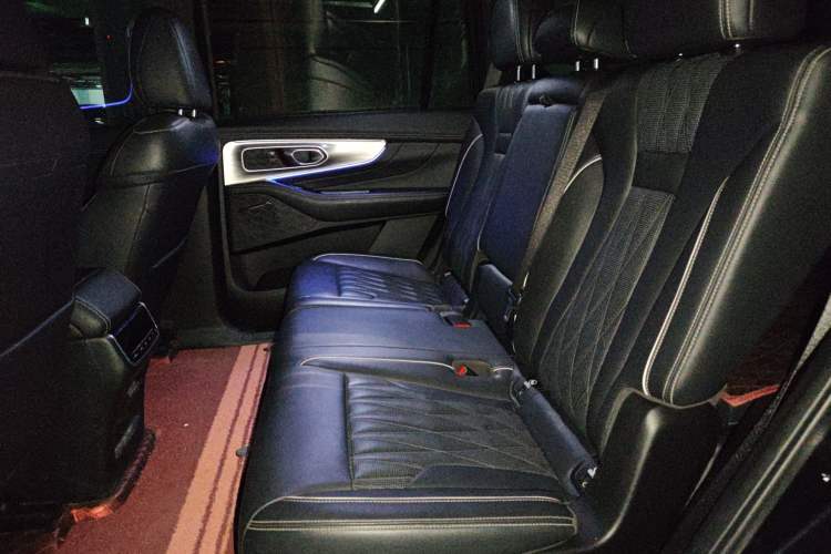 Used GAC Trumpchi GS8 2022 Linghang Series 2.0 TGDI Two-Wheel-Drive Luxury Smart Connectivity Version (7 Seats)