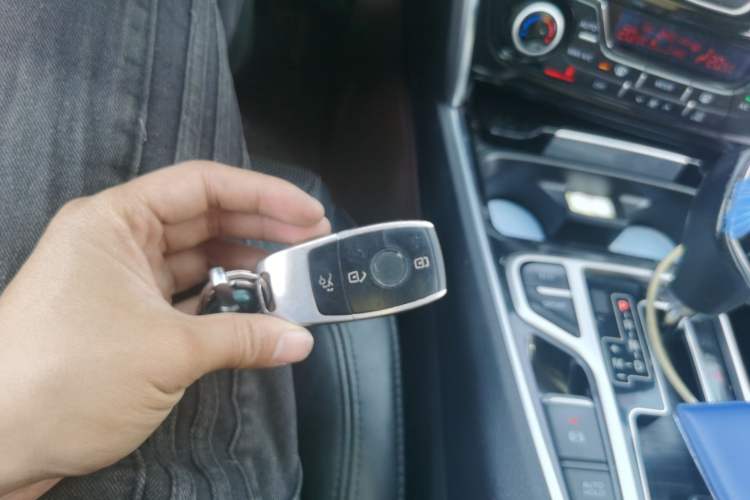 Used Geely Auto Emgrand GT 2015 2.4L Luxury Model
