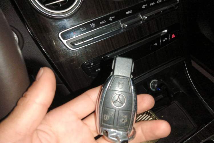 Used Mercedes-Benz GLC 2017 GLC 260 4MATIC Dynamic Edition Vehicle Key