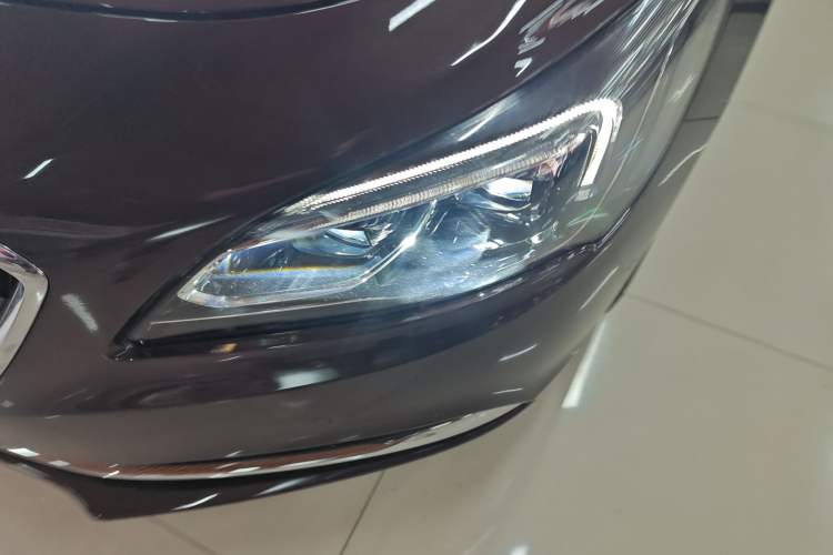 Used Buick LaCrosse 2018 28T Luxury Model Left Front Headlight