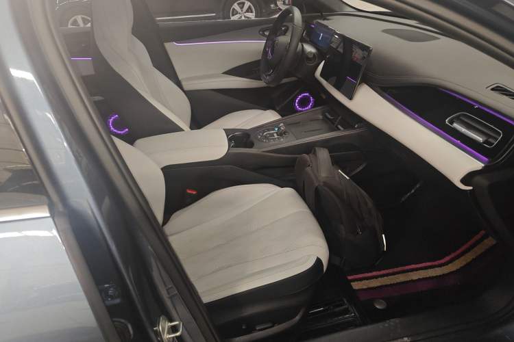 Used BYD Seal 06 New Energy 2024 DM-i 120KM Luxury Model Right Front Seat