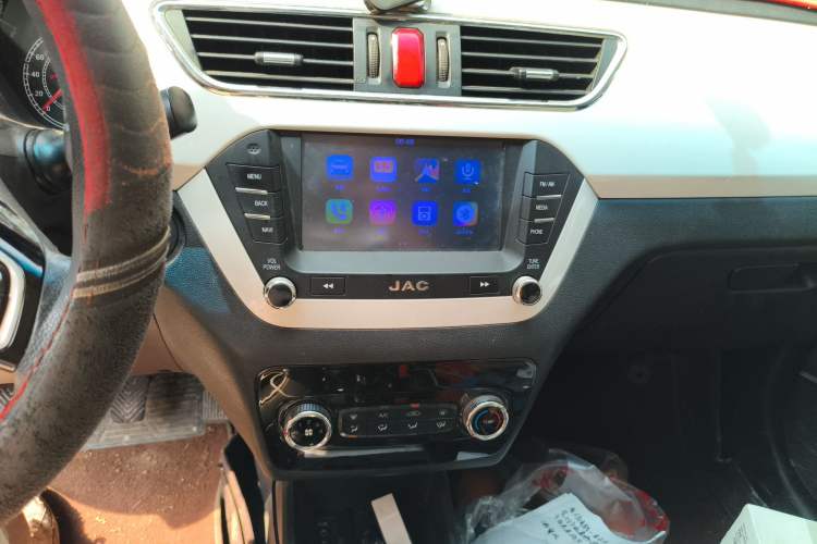 Used JAC Group Refine S2 2015 1.5L Manual Luxury Smart Model Audio And AC Panel