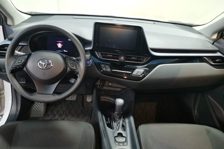 Used Toyota IZOA 2021 Dual-Motor 2.0L Yixiang Edition