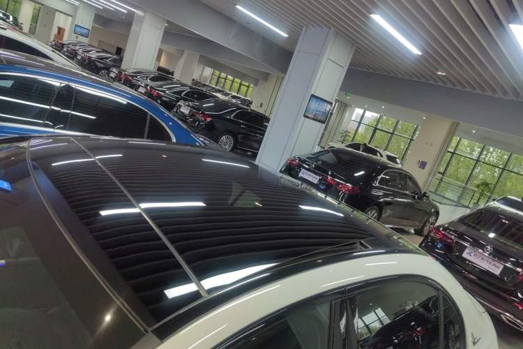 Used Mercedes-Benz C-Class 2024 Facelifted C-Class 260 L Night Edition Sports Version Roof