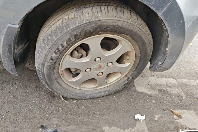 Used Wuling Hongguang 2014 1.2L Standard Model China IV Right Front Wheel Hub