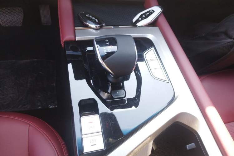 Used JETOUR X70 2025 1.5T DCT Overdrive PRO 5-Seater
