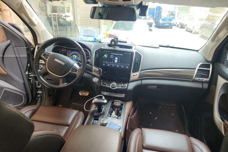 Used Haval H9 2017 2.0T Diesel 4x4 Premium 5-Seater Center Console