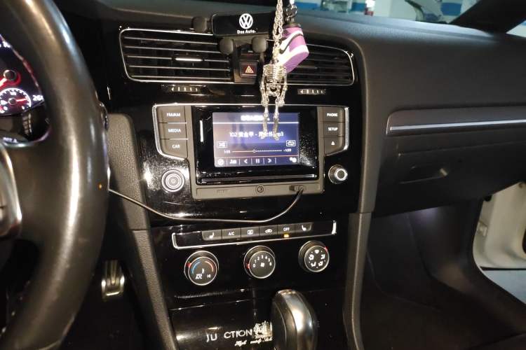 Used Volkswagen Golf 2016 1.4TSI Automatic R-Line
