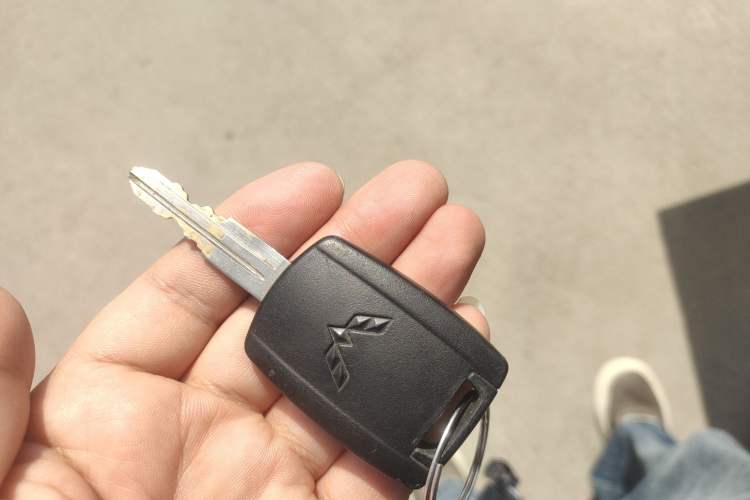 Used Wuling Rongguang 2015 1.2L S Base Model CNG Vehicle Key