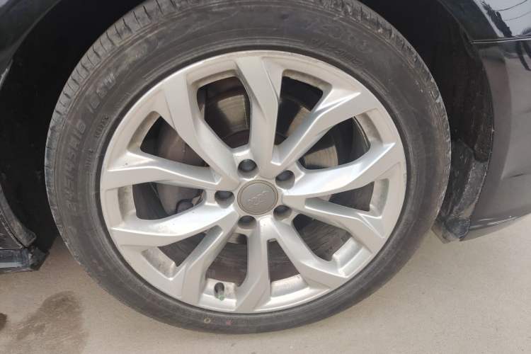 Used Audi A6L 2018 30th Anniversary Edition 35 TFSI Fashion Model Right Front Wheel Hub