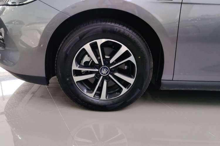 Used BYD Qin PLUS 2025 DM-i Smart Drive 120KM Superior Model