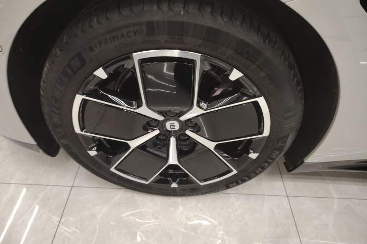 Used Xiaomi Auto SU7 2024 Rear-Drive Ultra-Long Range Advanced Pro-Level Intelligent Driving Version
