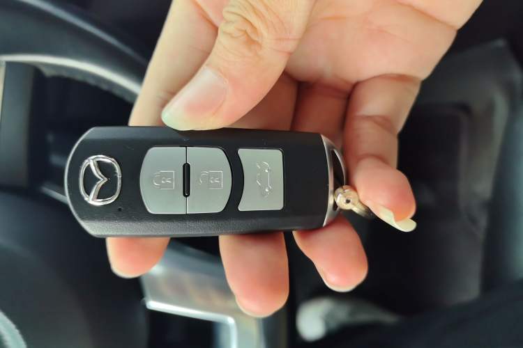 Used Mazda Atenza 2017 2.0L Blue Sky Luxury Edition Vehicle Key