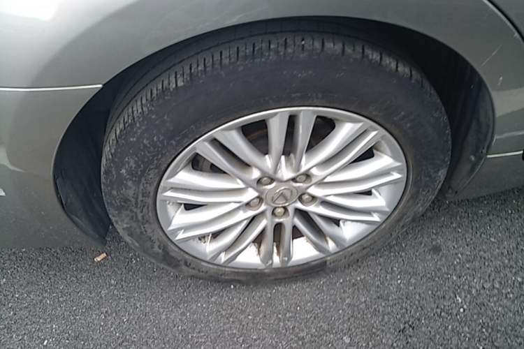 Lexus ES 2015 200 Elite Edition usata