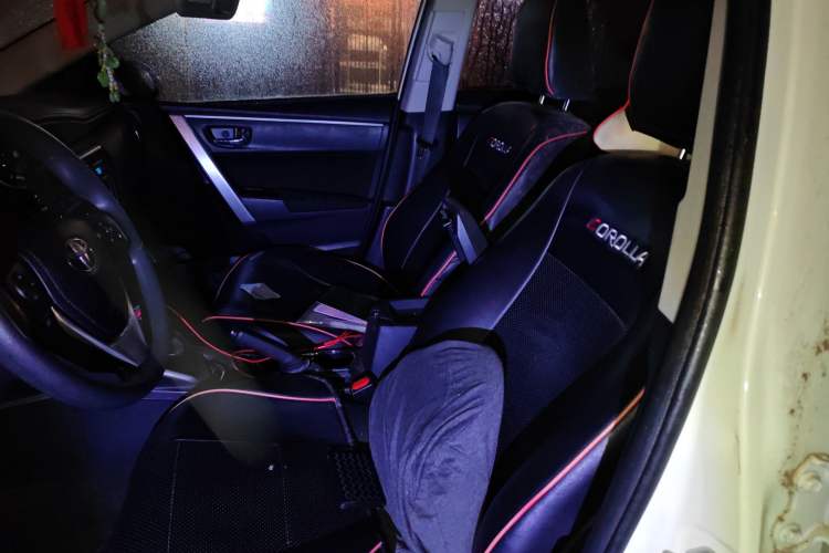 Used Toyota Corolla 2017 Revised Dual-Engine 1.8L E-CVT Leading Edition Left Front Seat