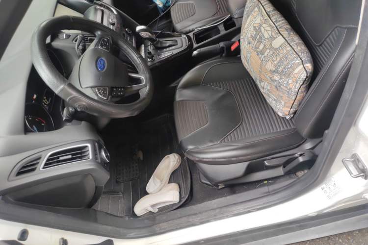 Used Ford Focus 2015 Hatchback EcoBoost 180 Automatic Elite Model Left Front Seat