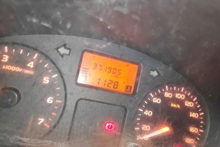 Used Wuling Rongguang 2012 1.5L Extended Basic Version Odometer Close Up