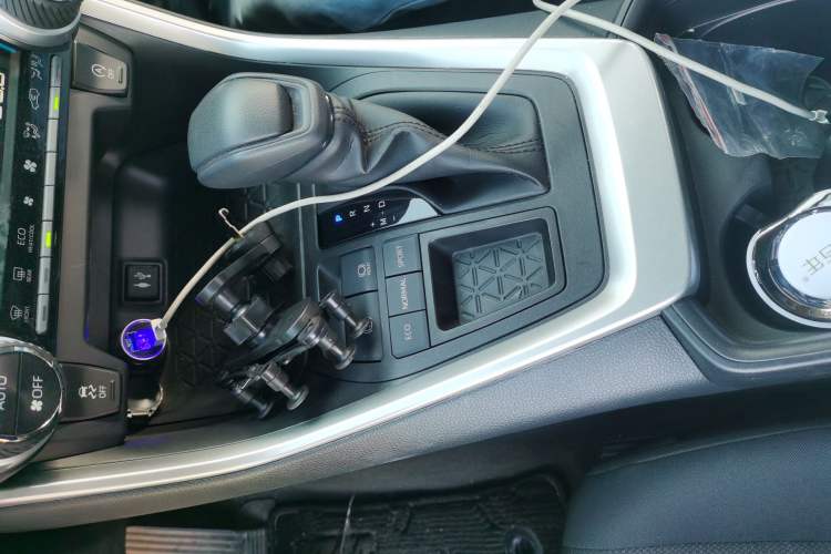 Used Toyota RAV4 2021 2.0L CVT Two-Wheel Drive Fashion Edition
