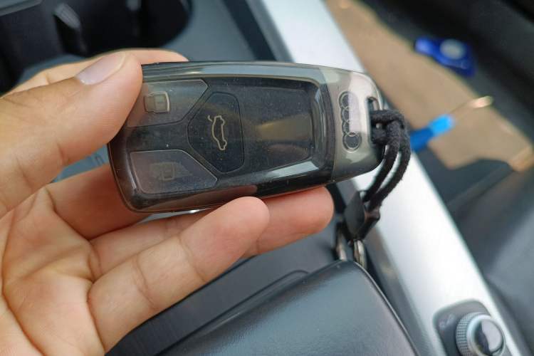 Used Audi A5 2017 Sportback 40 TFSI Fashion Model Vehicle Key