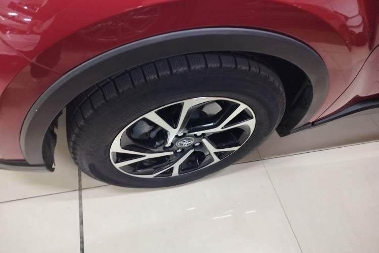 Used Toyota C-HR 2018 2.0L Leading Edition China V-standard
