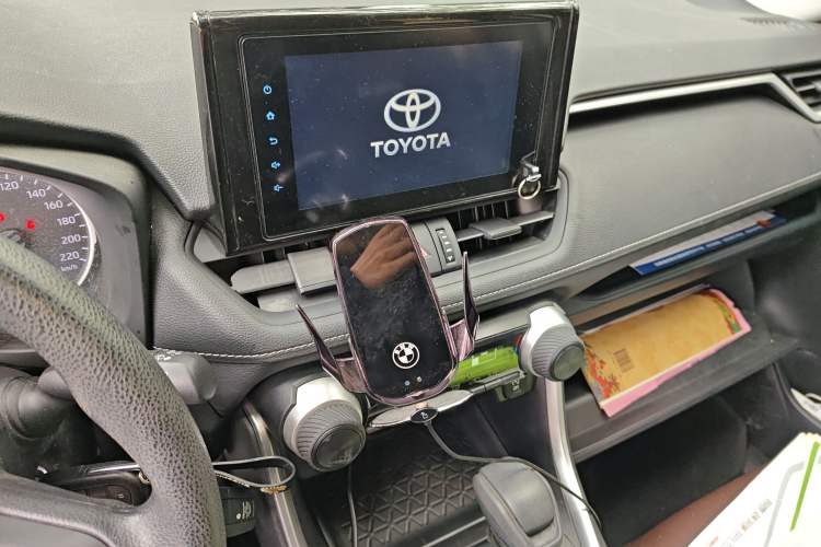 Used Toyota RAV4 2022 2.0L CVT Two-Wheel Drive Urban Edition
